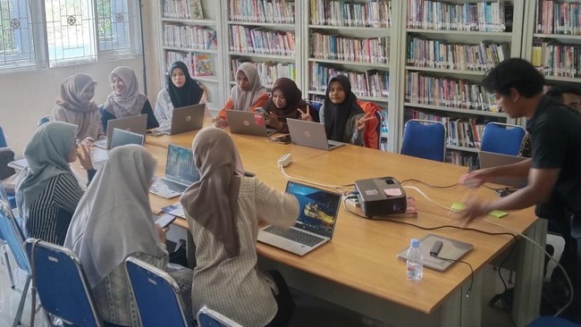 Layanan Literasi Publik Arpusda OKU Timur